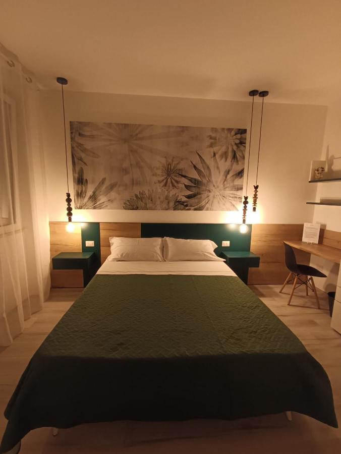 Corso Matteotti 162 - Affittacamere 雷卡纳蒂港 外观 照片