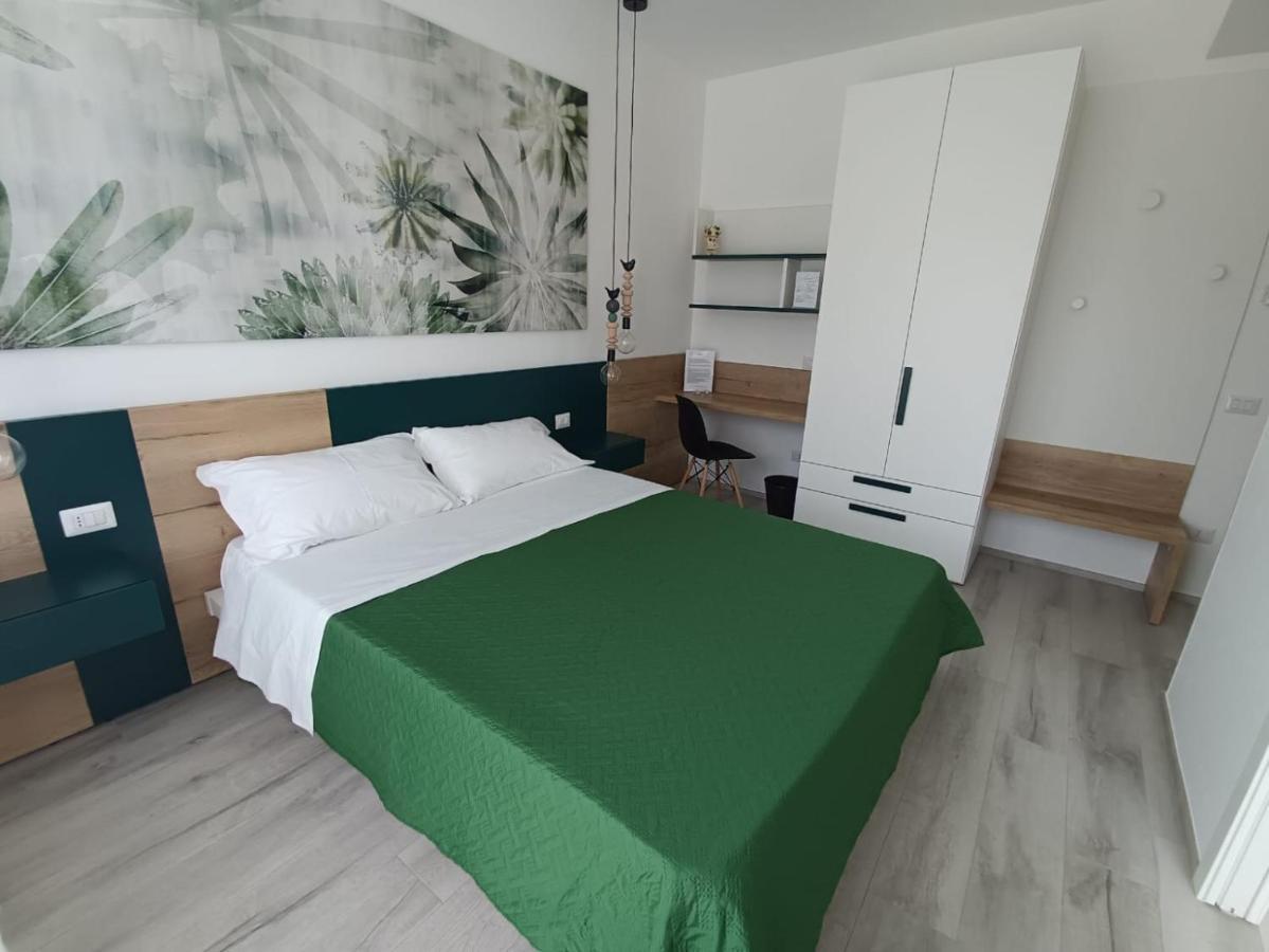 Corso Matteotti 162 - Affittacamere 雷卡纳蒂港 外观 照片